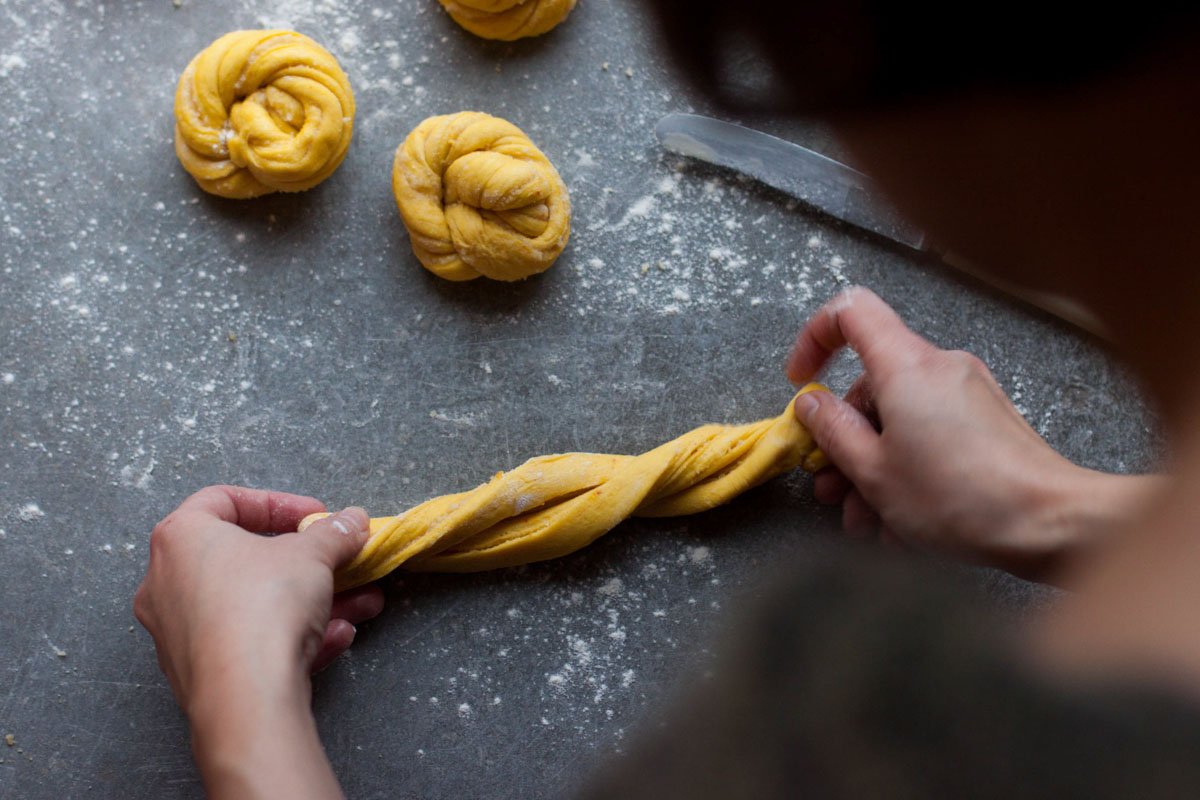 nordic-saffron-knots-4
