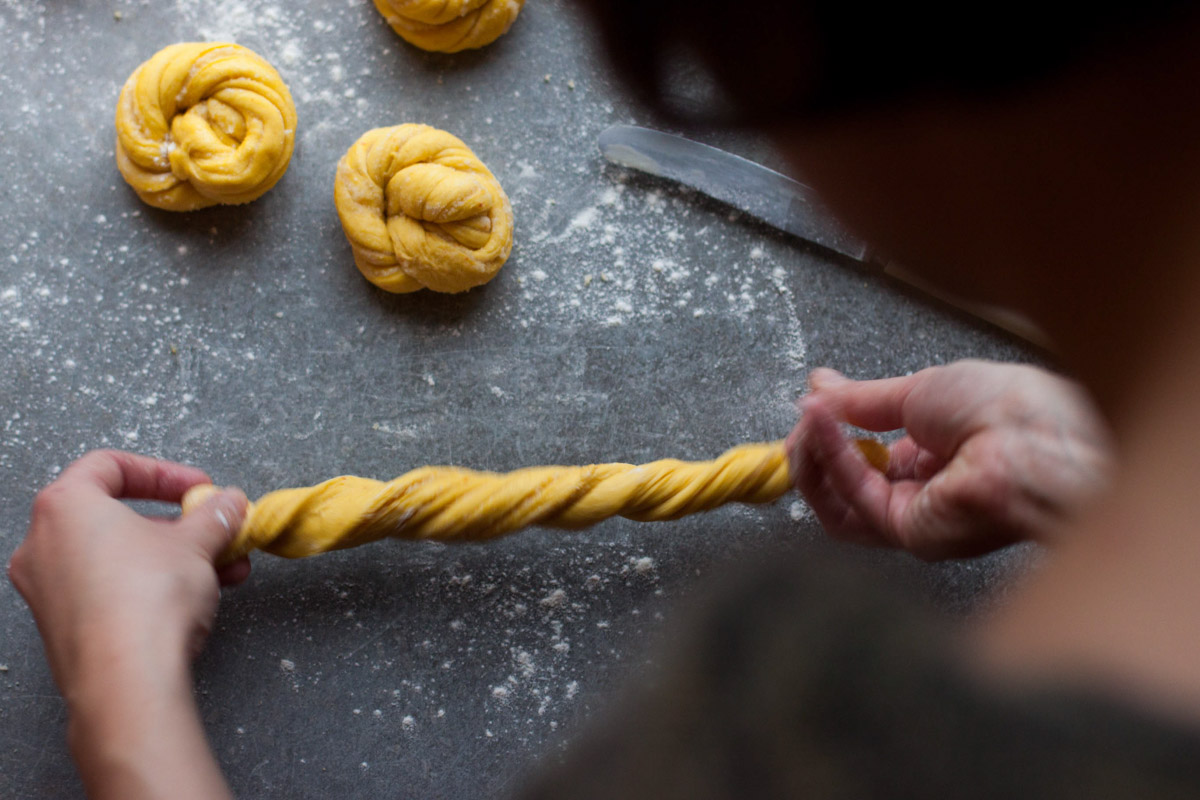nordic-saffron-knots-5